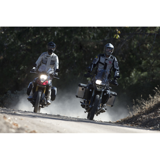 Casco Shoei Hornet ADV Sovereign TC3