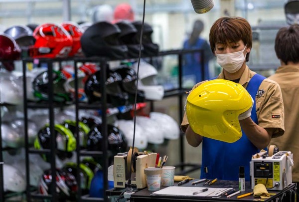 SHOEI - ¿Cómo se fabrica un casco de moto Shoei? Vol.2