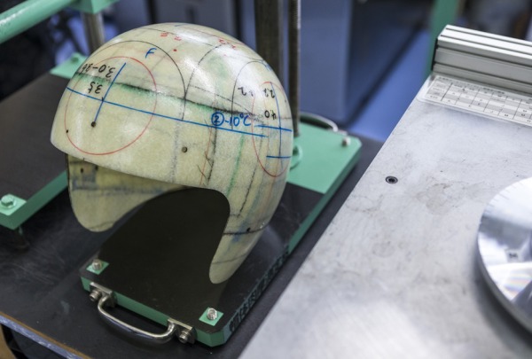 SHOEI - ¿Cómo se fabrica un casco de moto Shoei? Vol.4